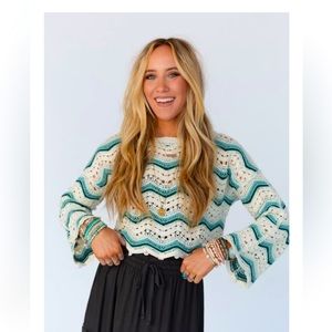 NWOT Three Birds Nest M/L Chevron knitted sweater